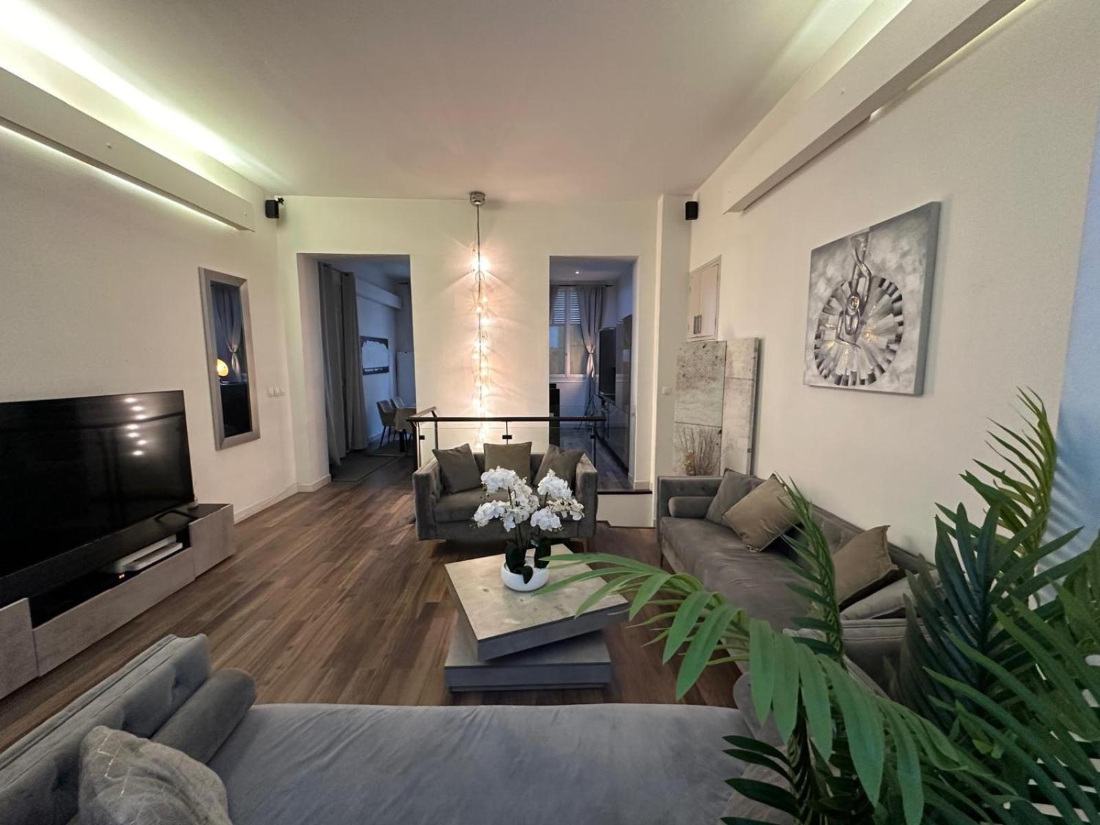 Les Champs Elysees-125M2 Modern And Spacious Paris Exteriör bild