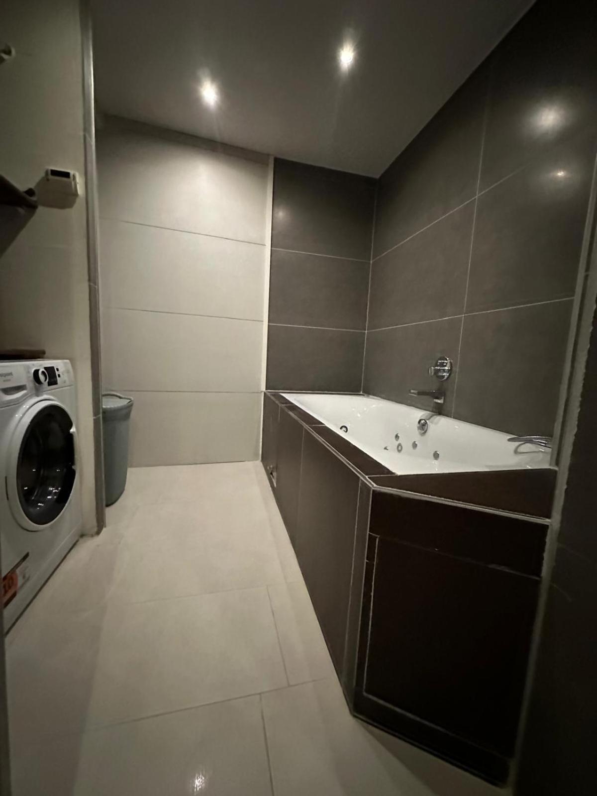 Les Champs Elysees-125M2 Modern And Spacious Paris Exteriör bild